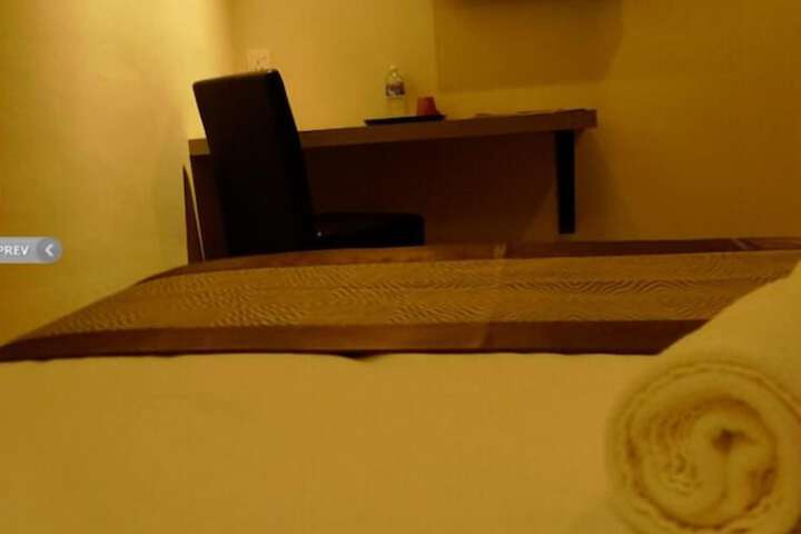 Room 10 of 36