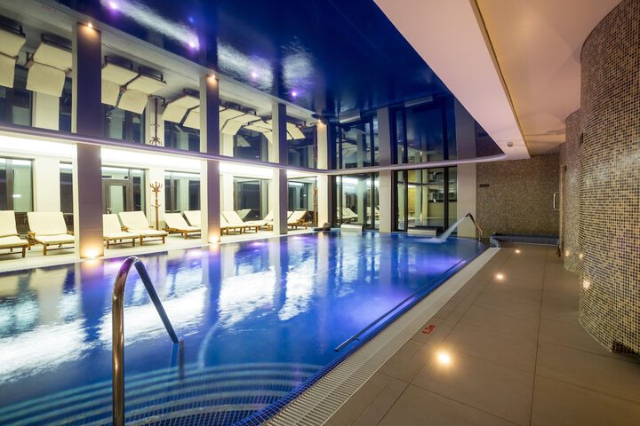 Pool 46 of 75