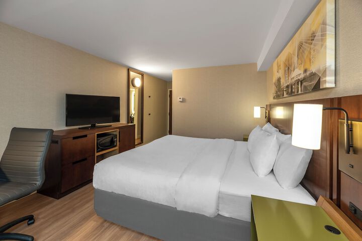 Room 10 of 48