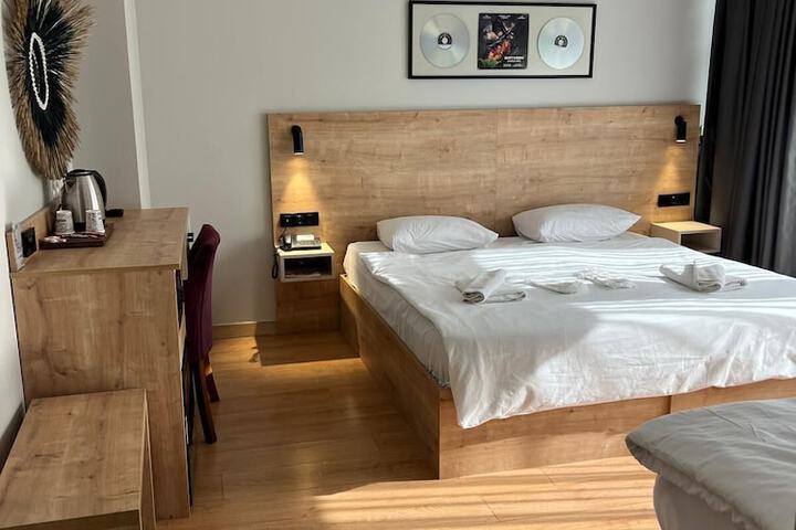 Room 26 of 39