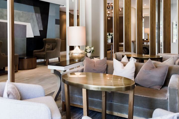 Entrance & Lobby