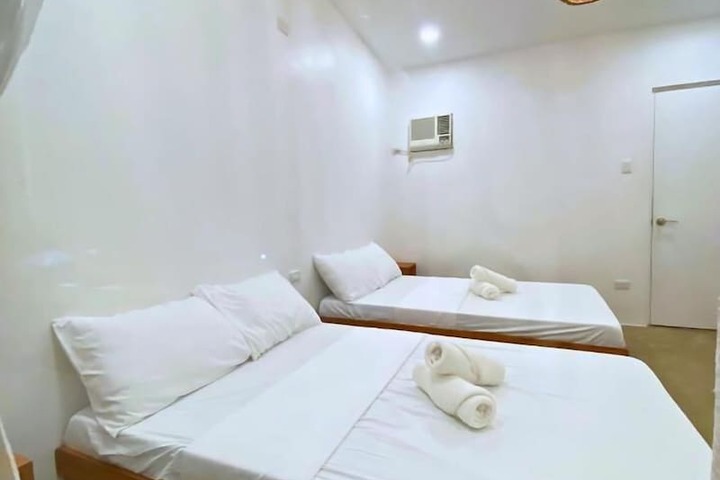 Room 4 of 16