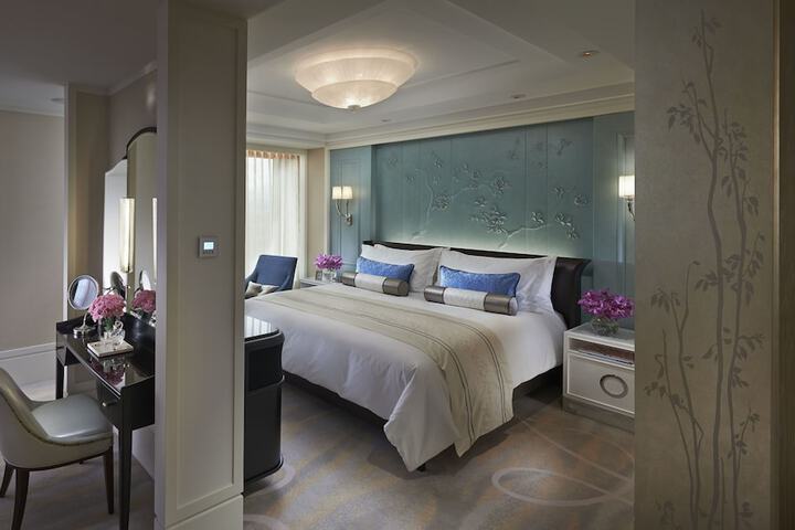 Room 5 of 92