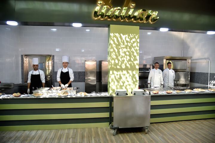 Dining 83 of 131