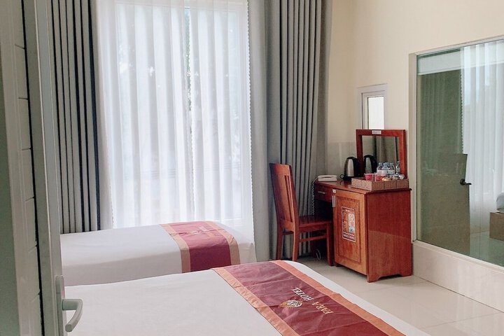 Room 5 of 13