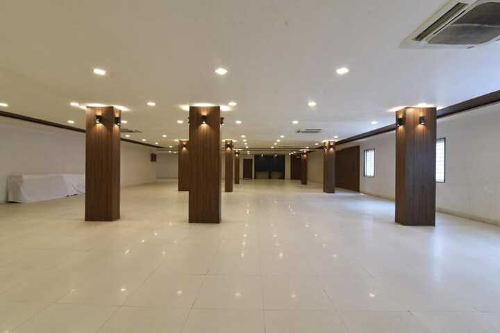 Ballroom/Hall 36 of 43