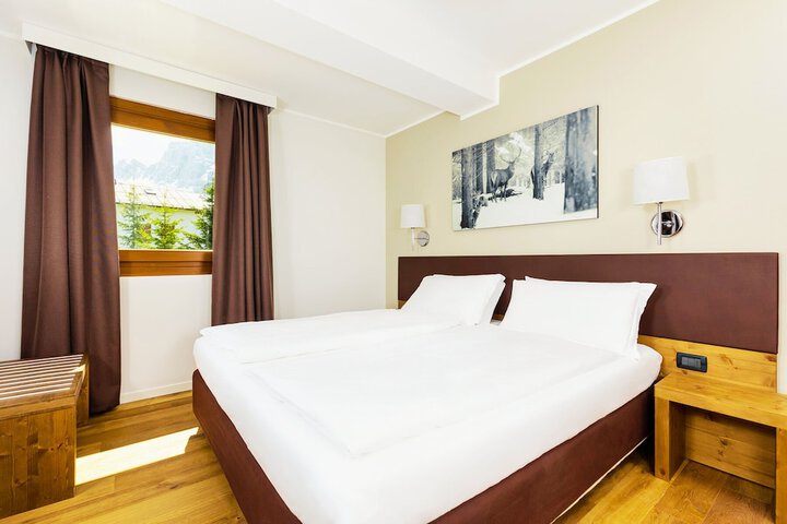 Room 4 of 48