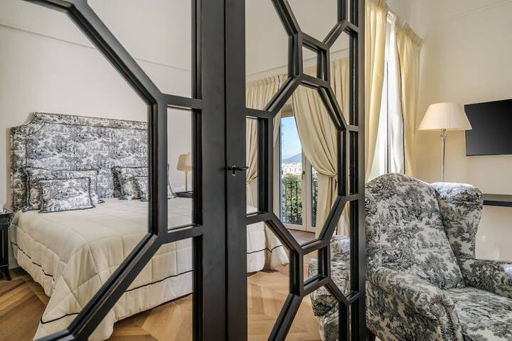 Room 35 of 165