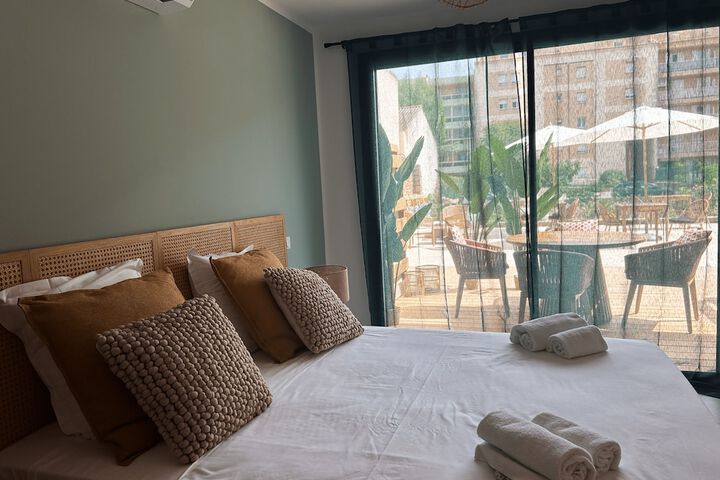 Room 2 of 27