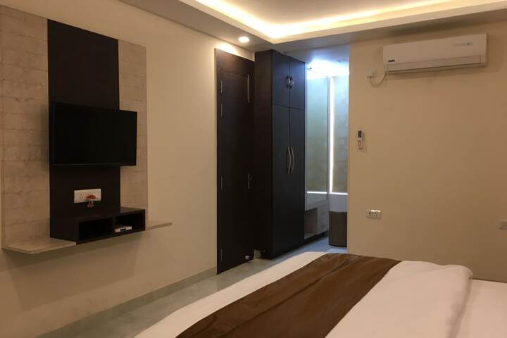 Room 15 of 51