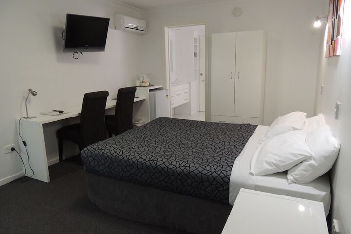 Room 4 of 29