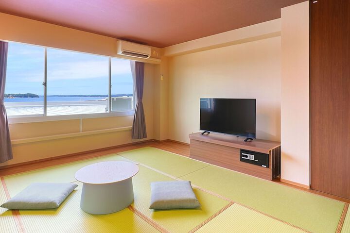 Room 12 of 41