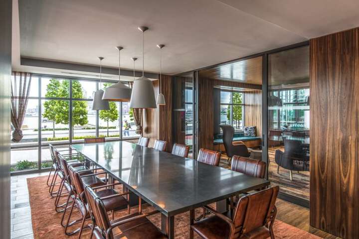 Business Center 56 of 65