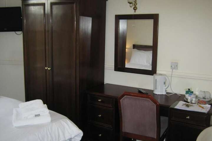 Room 3 of 35