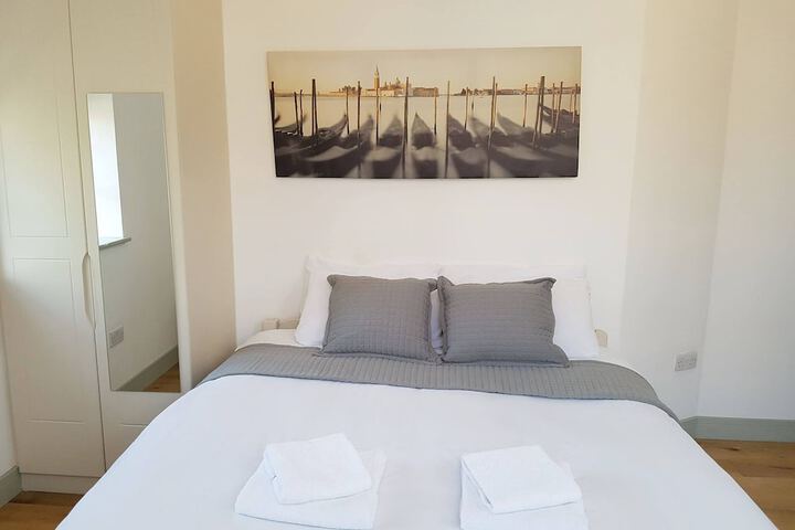 Room 6 of 46