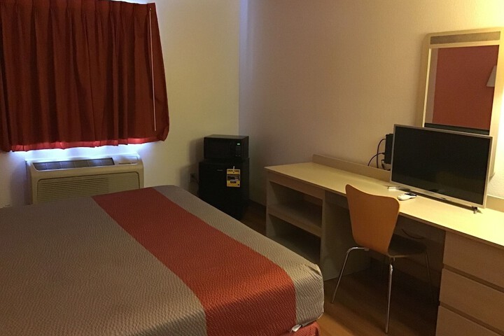 Room 12 of 39