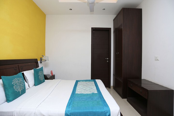 Room 8 of 19