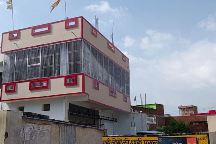 Goroomgo Namo Ayodhya Ji Palace