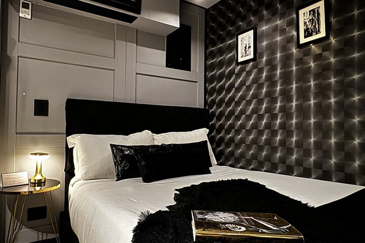 Room 14 of 99