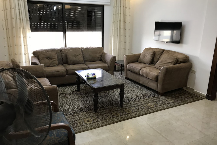 Room 11 of 20
