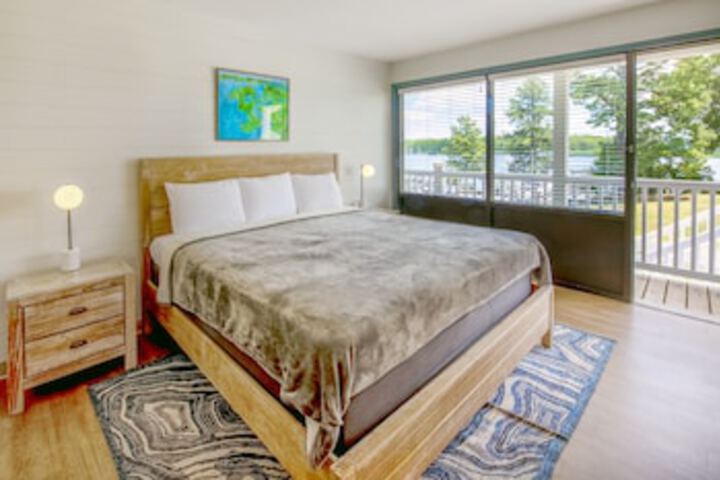 Room 43 of 180