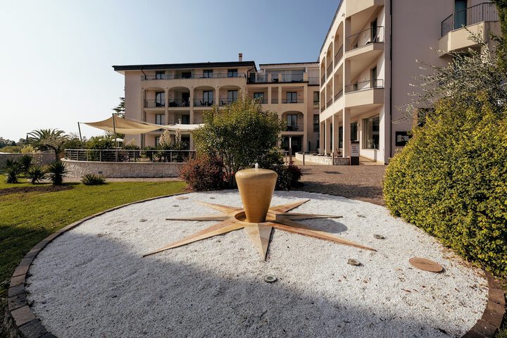 Hotel Exterior 162 of 176