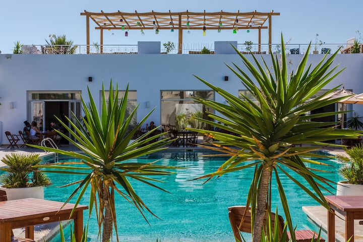 Hotel Pool