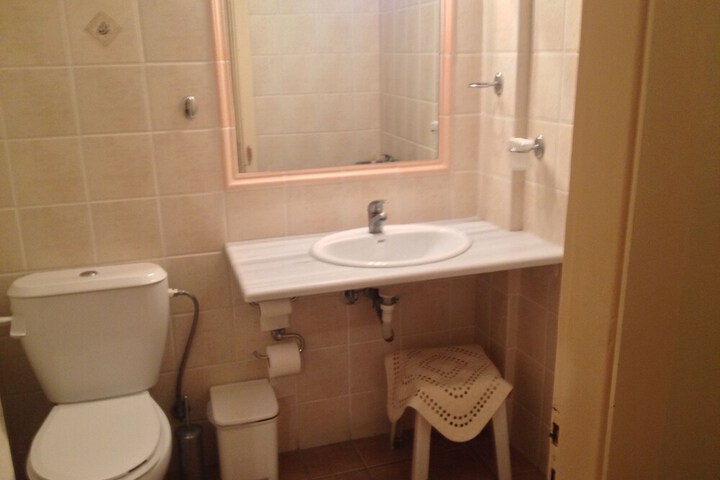 Room 14 of 18