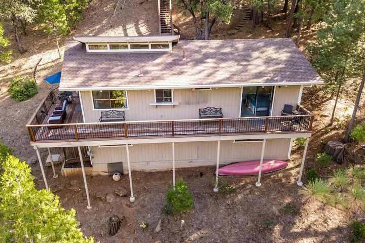 Exterior of Creekside Hideaway - Spacious Home Hidden in Trees by Yosemite Region Resorts