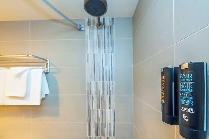 Bathroom amenities