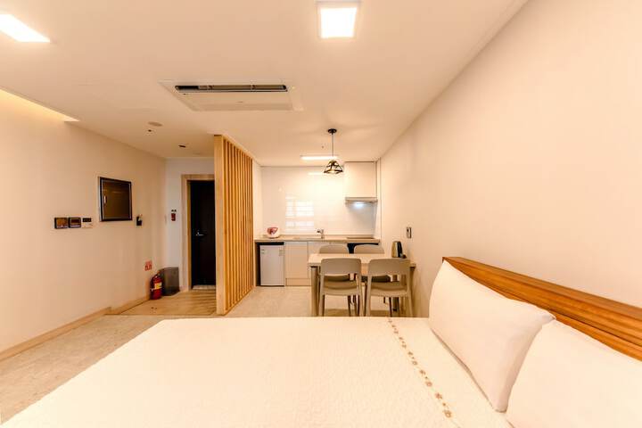 Room 30 of 173