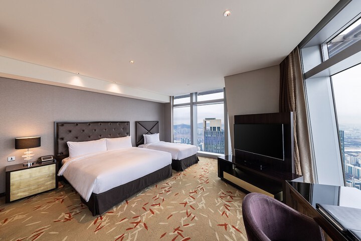 Room 10 of 71