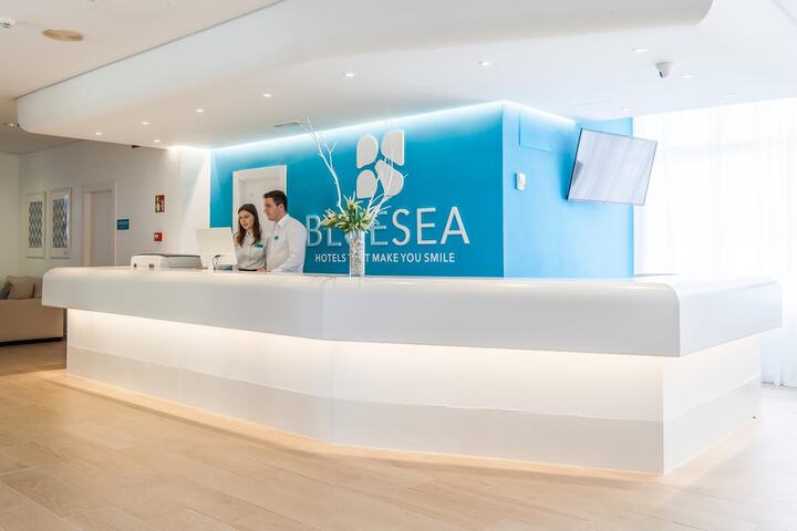 Entrance & Lobby