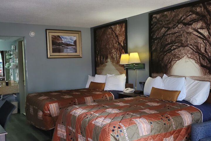Room 12 of 28