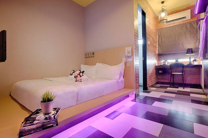 Room 10 of 46