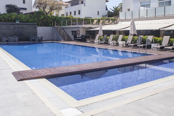 Pool Hotel