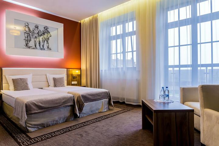 Room 9 of 72