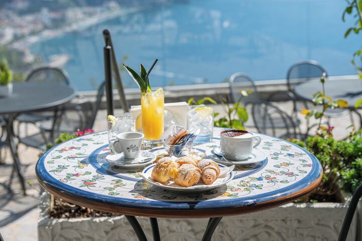 Breakfast/Coffee Service 59 of 70