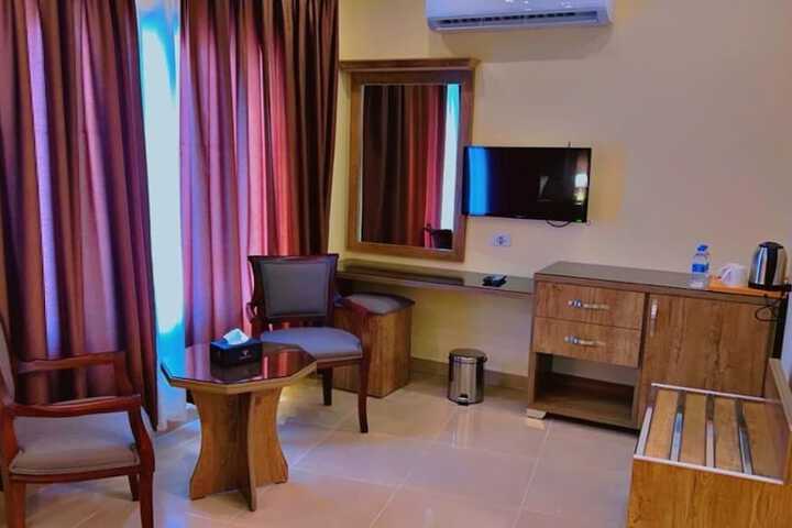 Room 21 of 43
