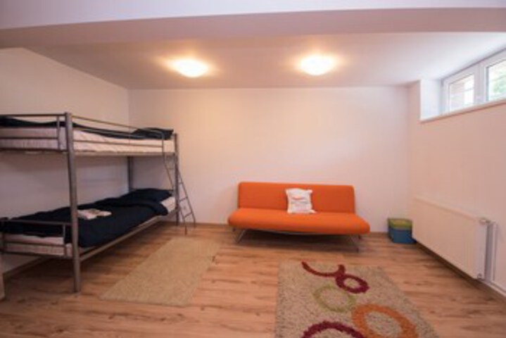 Room 17 of 44