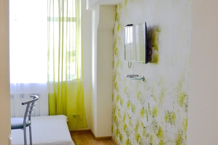 Room 16 of 128