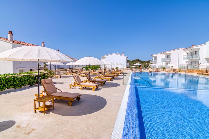 Hotel Pool
