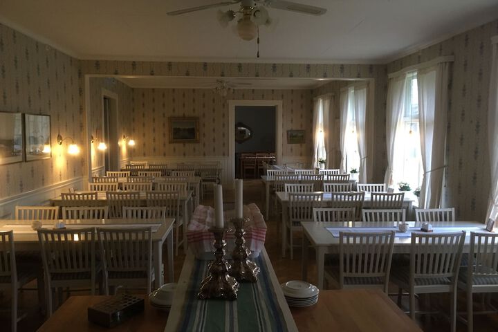 Dining 56 of 71