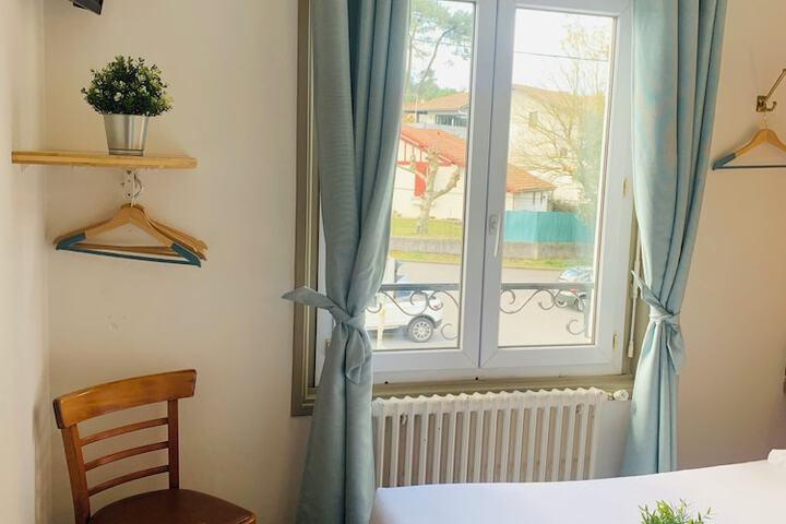 Room 12 of 35