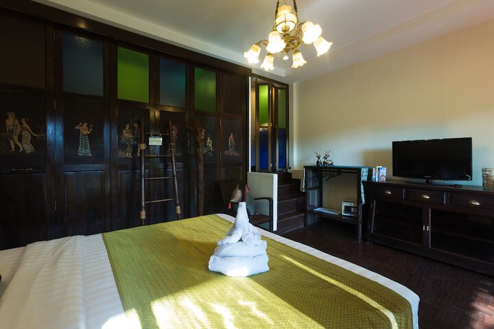 Room 7 of 93