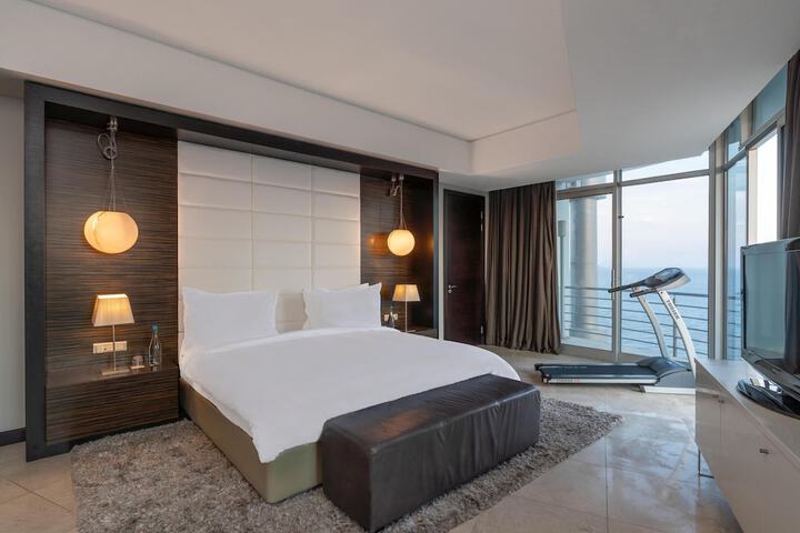 Room 52 of 309