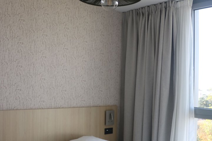 Room 2 of 21