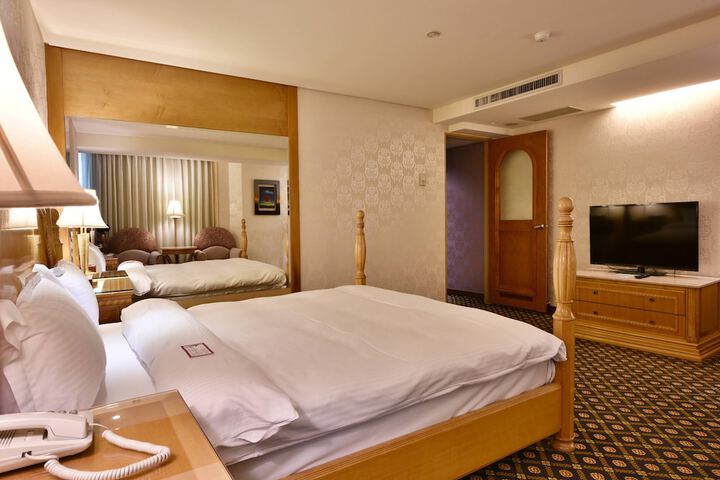Room 98 of 164