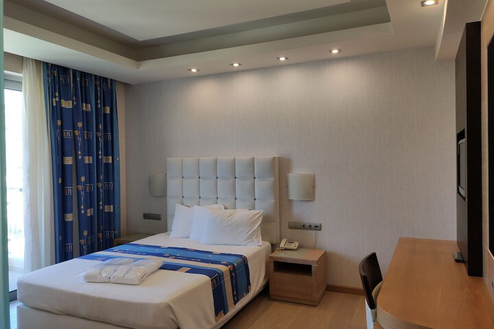 Room 70 of 171