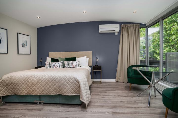 Room 16 of 35